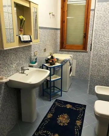Casa Al Mare E Vista Mare 컨트리하우스 *