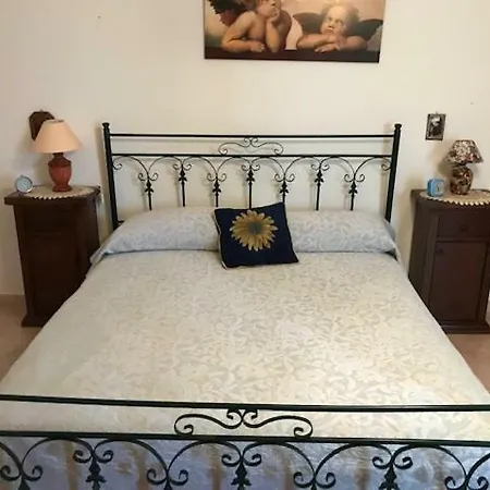 Casa Al Mare E Vista Mare 컨트리하우스