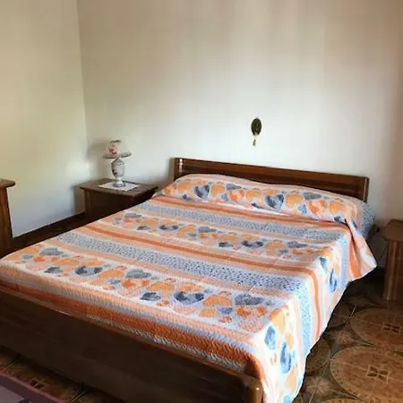 Casa Al Mare E Vista Mare 컨트리하우스 *